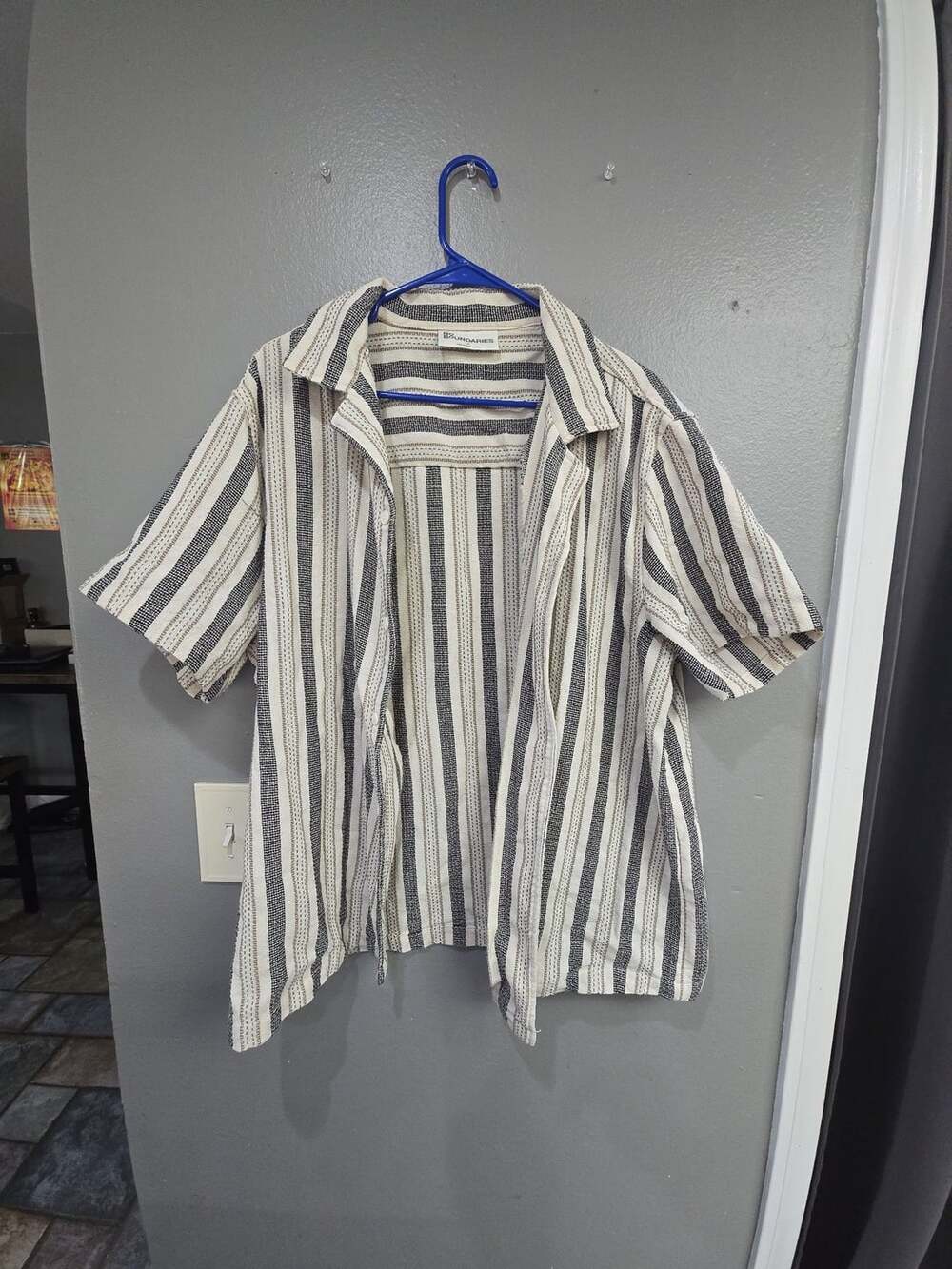 No Boundaries Short Sleeve Button Up Shirt Size XL Striped Resort Open Weave